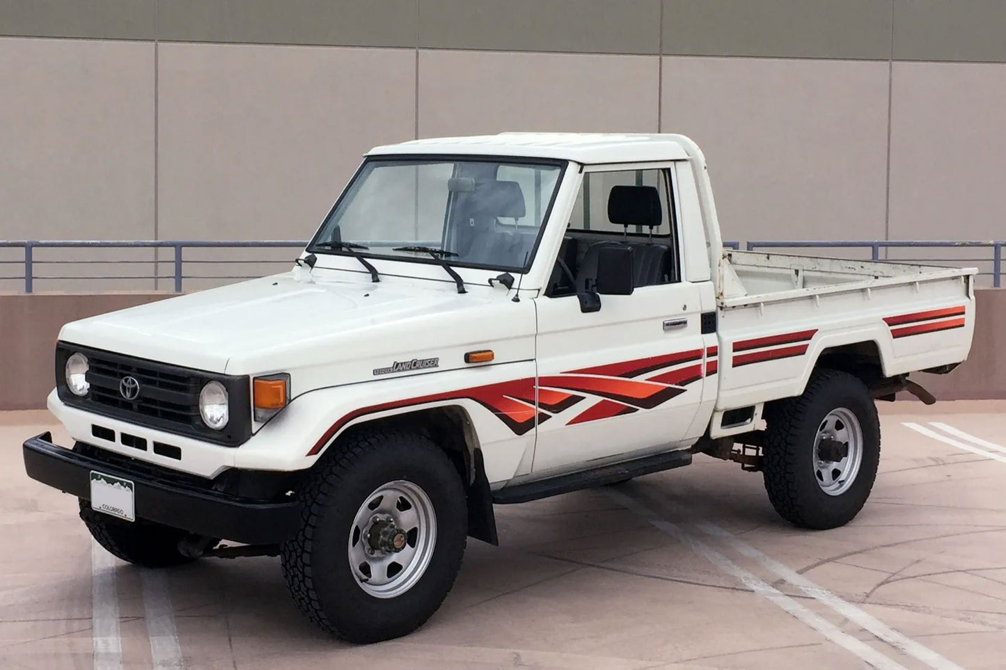 70 Series Land Cruiser Decal Body Stripe Kit (Tenterfield) - 75 Series Single Cab (1985-1999)