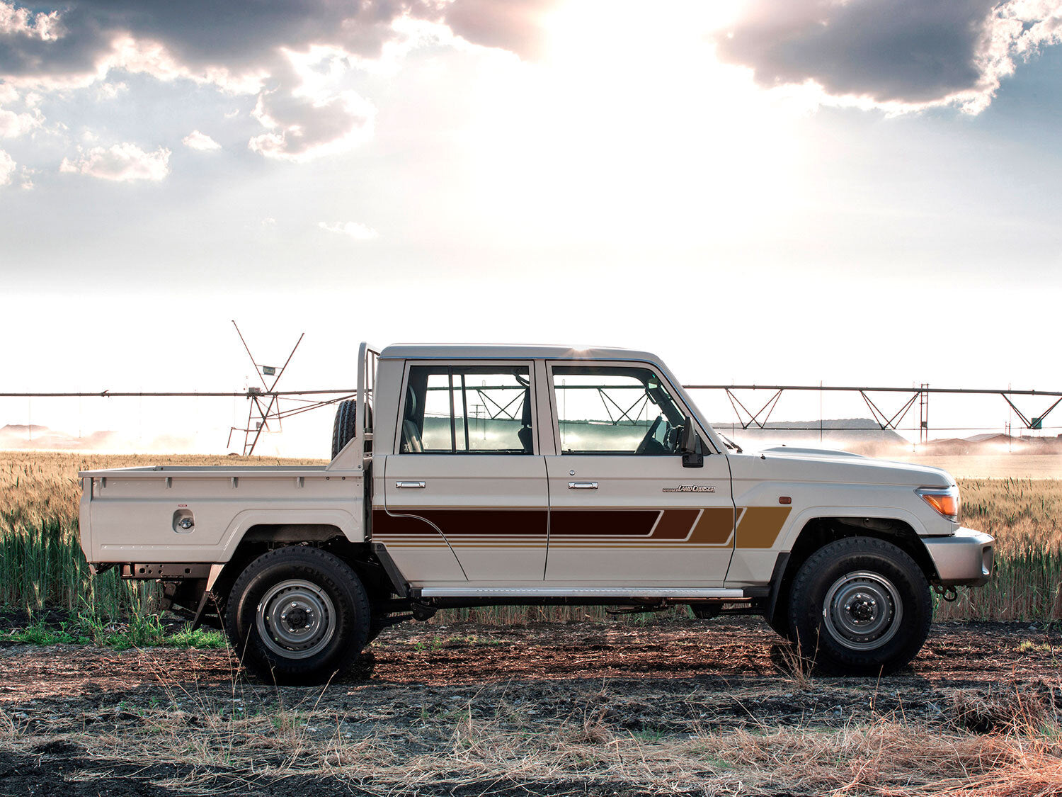 70 Series Land Cruiser Decal Body Stripe Kit (Cobar) - 79 Series Dual Cab (2012-)