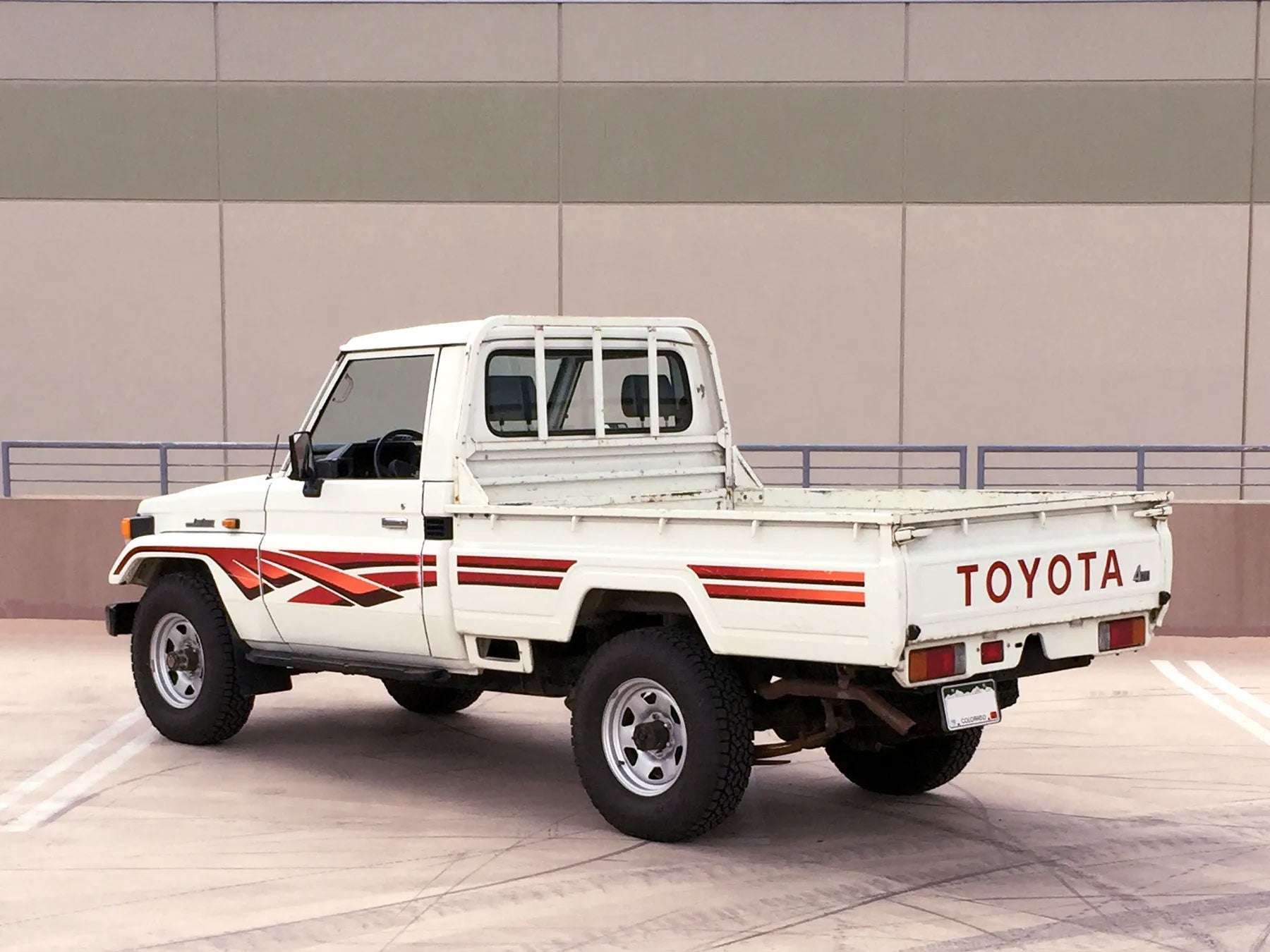 70 Series Land Cruiser Decal Body Stripe Kit (Tenterfield) - 75 Series Single Cab (1985-1999)