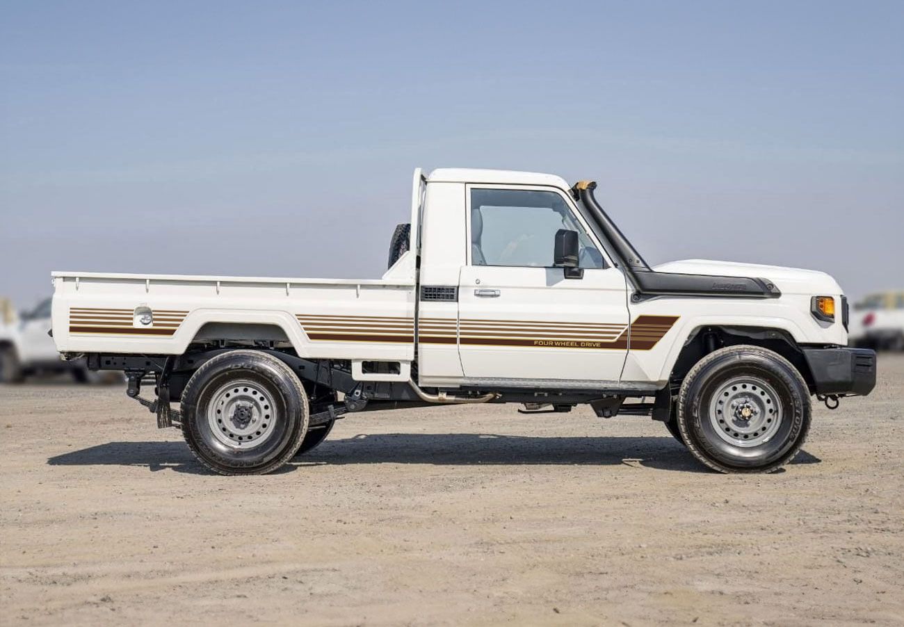 70 Series Land Cruiser Decal Body Stripe Kit (Townsville) - 79 Series Single Cab (1999-)